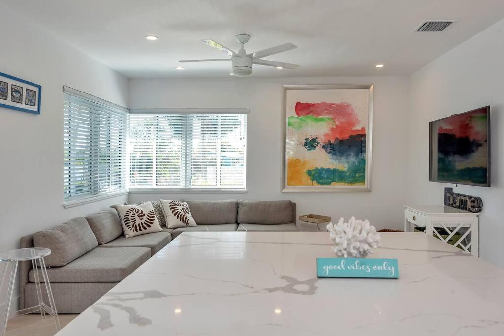 Art Deco Apt W Pool One Mile To Beach Pets Welcome Lake Worth Beach Exterior foto
